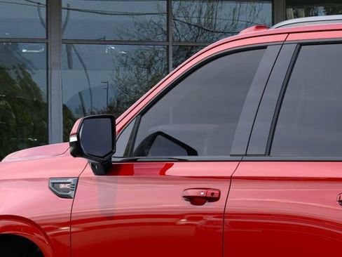 New 2026 GMC Yukon AT4 AWD/4WD image 12