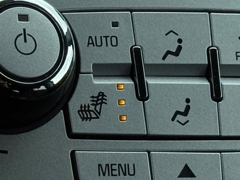 Used 2016 Chevrolet Equinox LT w/ Convenience Package image 17