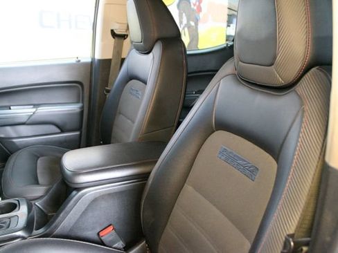 Used 2018 GMC Canyon All Terrain w/ All Terrain X Package AWD/4WD image 18