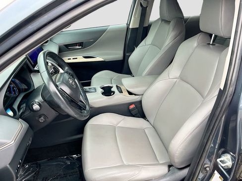 Used 2024 Toyota Venza XLE AWD/4WD image 22
