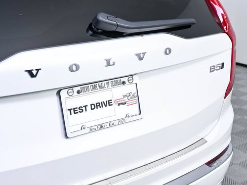 Certified 2025 Volvo XC90 B5 Core w/ Protection Package Premier AWD/4WD image 38