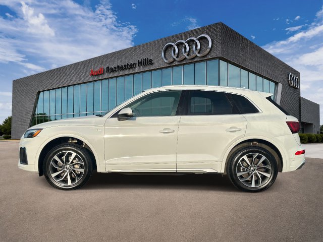 Used 2024 Audi Q5 2.0T Premium Plus w/ Premium Plus Package AWD/4WD image 2