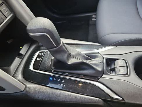 Certified 2025 Toyota Corolla Cross LE FWD image 25