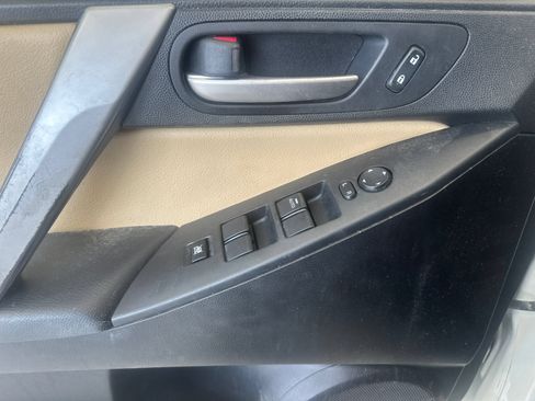 Used 2013 MAZDA MAZDA3 i Grand Touring FWD image 3