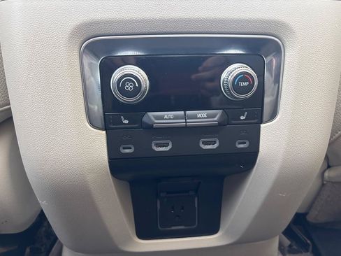 Used 2024 GMC Yukon Denali w/ Advanced Technology Package AWD/4WD image 26