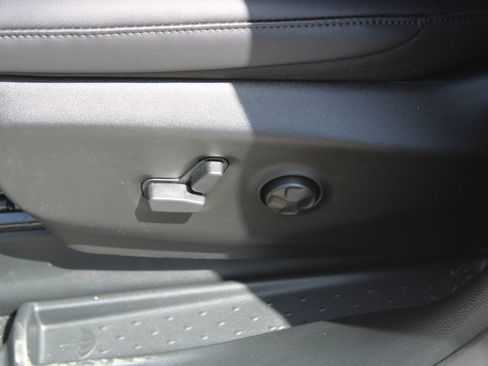 New 2026 Chrysler Pacifica Select image 18