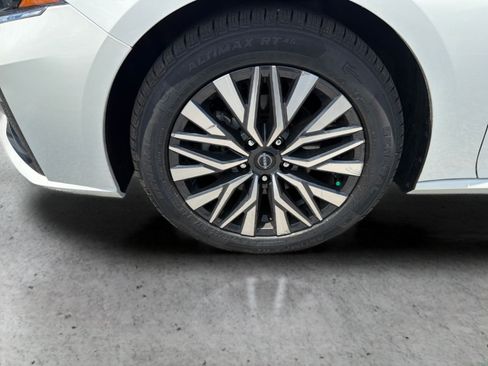 Certified 2024 Nissan Altima 2.5 SV FWD image 32