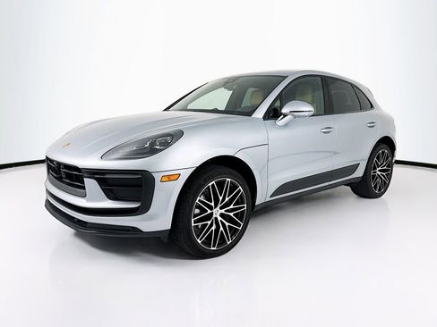 Certified 2025 Porsche Macan image 1