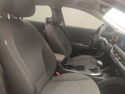 Used 2025 Kia K4 FWD image 21