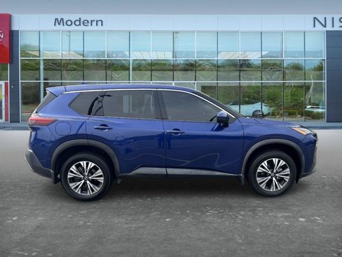 Used 2021 Nissan Rogue SV FWD image 4