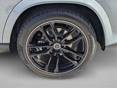 New 2026 Mercedes-Benz GLS 580 4MATIC image 10