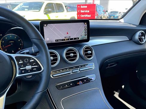 Used 2021 Mercedes-Benz GLC 300 4MATIC image 7