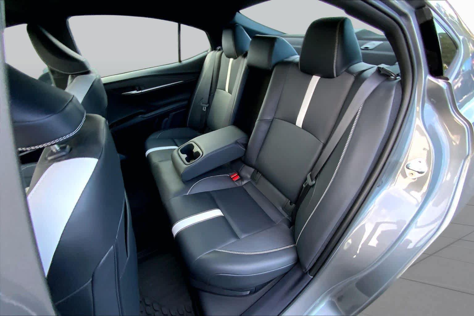 Used 2025 Toyota Camry SE FWD image 18