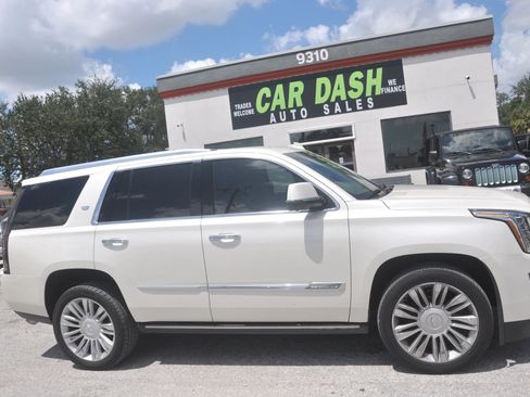 Used 2015 Cadillac Escalade Platinum RWD image 17