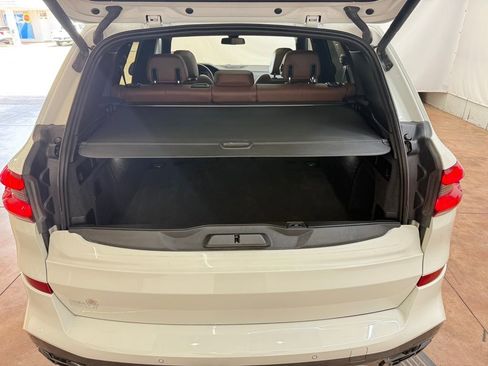 Used 2021 BMW X5 xDrive40i w/ M Sport Package image 21