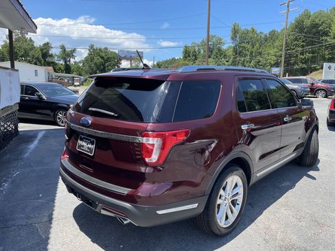 Used 2018 Ford Explorer Limited w/ Ford Safe & Smart Package FWD image 7