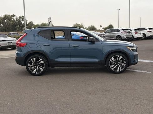 Used 2023 Volvo XC40 B5 Ultimate AWD/4WD image 5