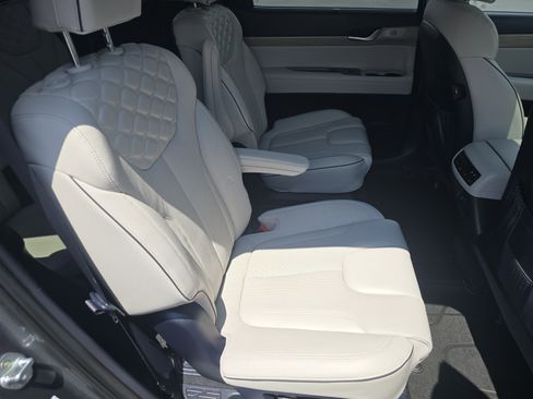 Used 2022 Hyundai Palisade Limited w/ Winter Package AWD/4WD image 20