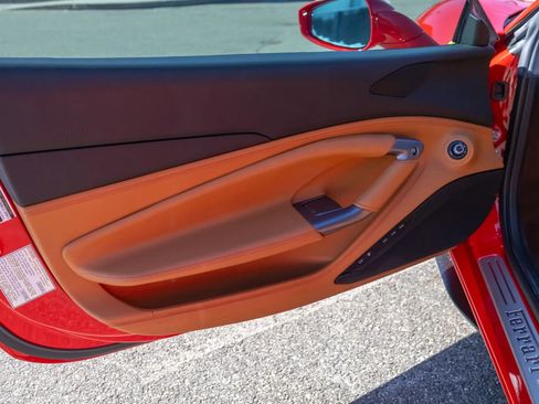 Used 2020 Ferrari F8 Tributo image 46