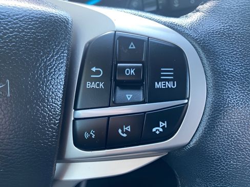 Used 2022 Ford Explorer XLT image 18