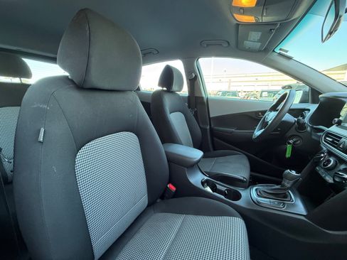 Used 2018 Hyundai Kona SE FWD image 19