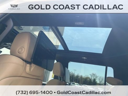 Certified 2024 Cadillac Escalade ESV Premium Luxury w/ LPO, Floor Liner Package AWD/4WD image 18