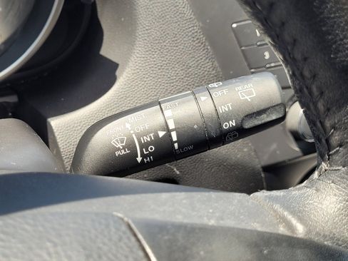 Used 2015 MAZDA MAZDA5 Touring FWD image 21