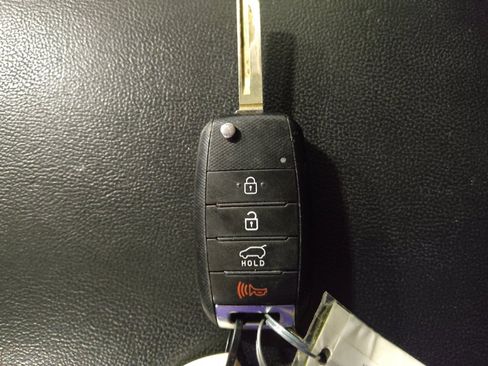 Used 2020 Kia Sorento FWD V6 image 32