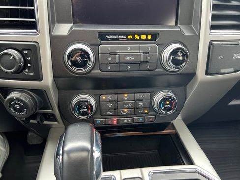 Used 2019 Ford F150 Lariat w/ Equipment Group 502A Luxury image 13