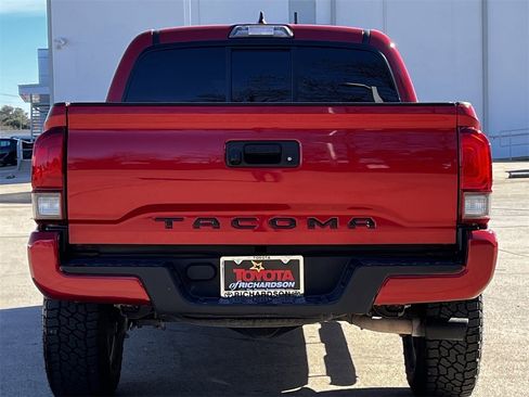 Used 2019 Toyota Tacoma SR image 5