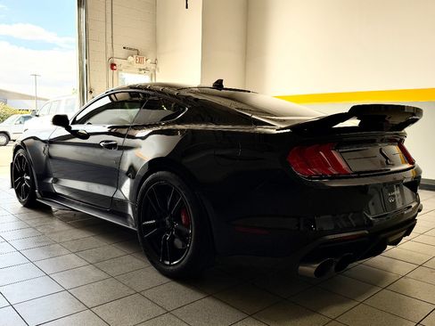 Used 2020 Ford Mustang Shelby GT500 w/ Technology Package RWD image 4