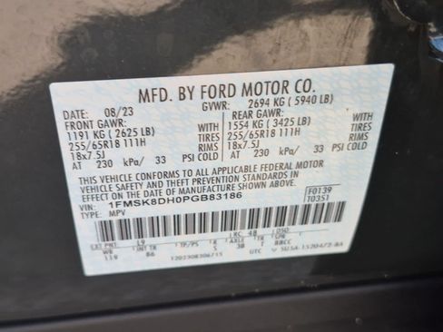 Used 2023 Ford Explorer XLT AWD/4WD image 35