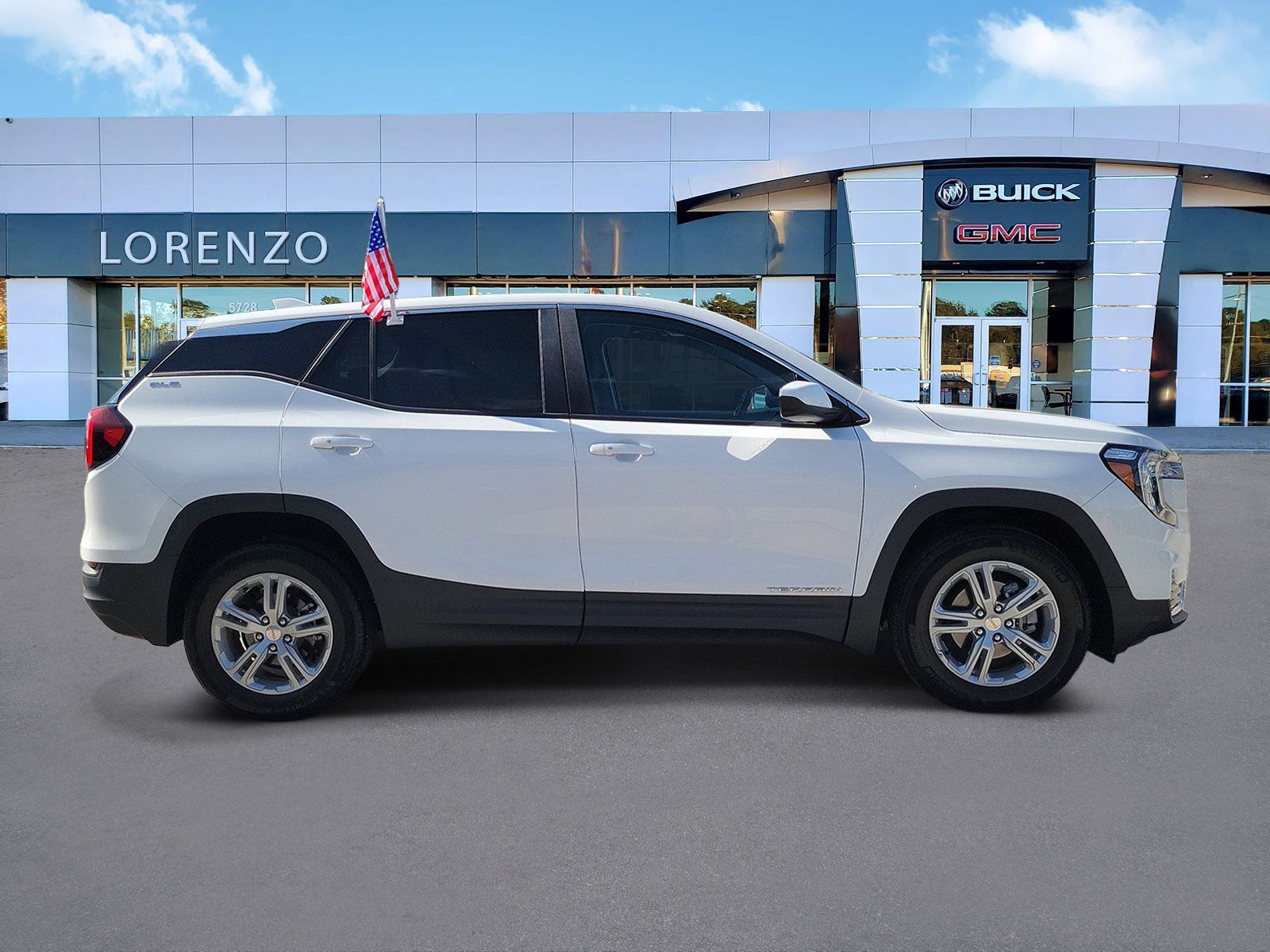 Used 2023 GMC Terrain SLE FWD image 4