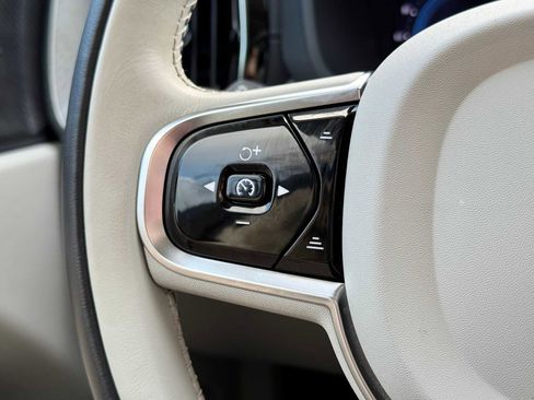 Certified 2024 Volvo XC60 T8 Ultimate w/ Protection Package Premier image 30