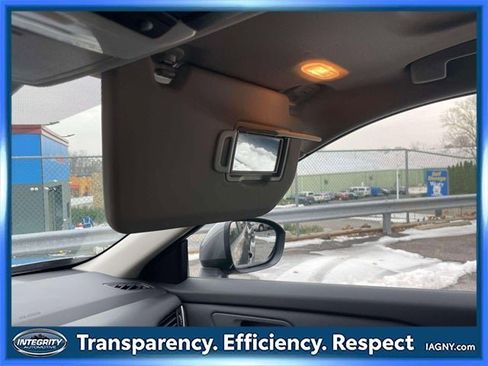 Used 2024 Nissan Rogue SV w/ SV Premium Package image 33