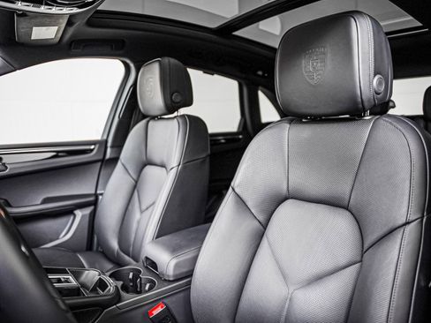 Certified 2025 Porsche Macan S AWD/4WD image 5