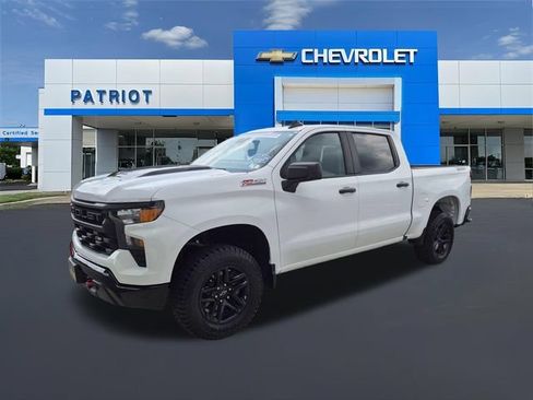 Used 2025 Chevrolet Silverado 1500 Custom Trail Boss AWD/4WD image 6