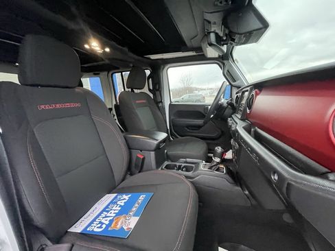 Used 2022 Jeep Wrangler Unlimited Rubicon w/ Cold Weather Group image 13