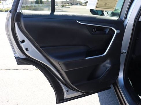 Used 2021 Toyota RAV4 LE image 12