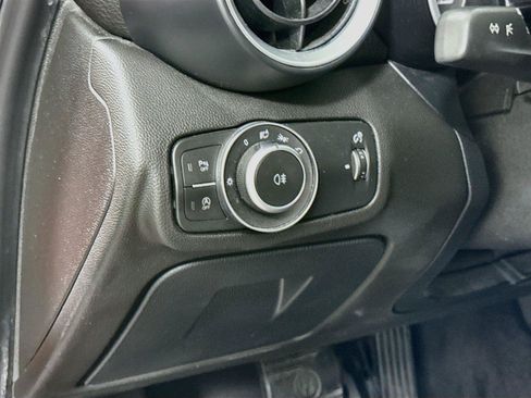Used 2019 Alfa Romeo Giulia w/ Nero Edizione RWD image 17