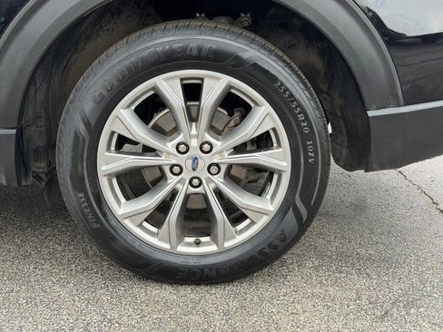 Used 2023 Ford Explorer XLT w/ Equipment Group 202A AWD/4WD image 7
