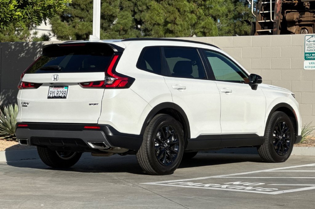 Certified 2026 Honda CR-V Sport image 9