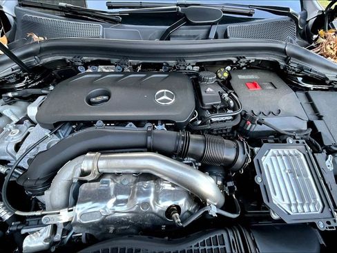 Used 2025 Mercedes-Benz GLA 250 4MATIC image 9