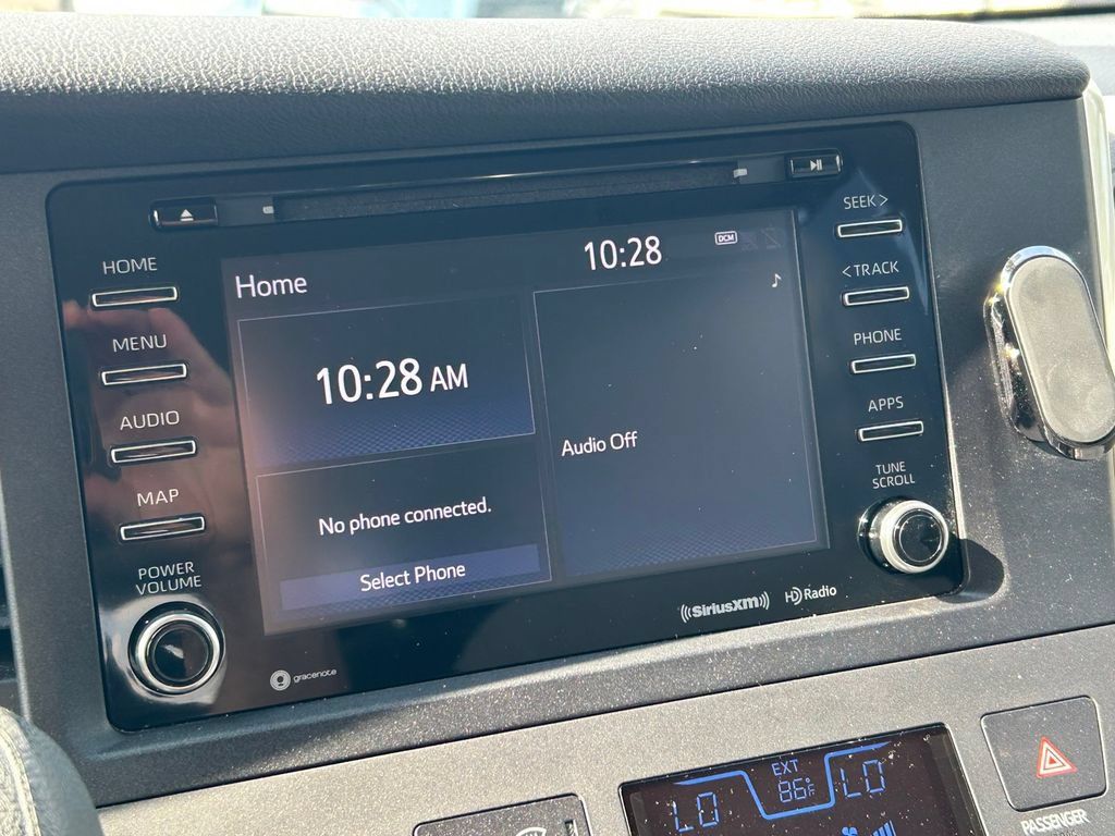 Used 2019 Toyota Sienna LE w/ LE Preferred Package FWD image 30