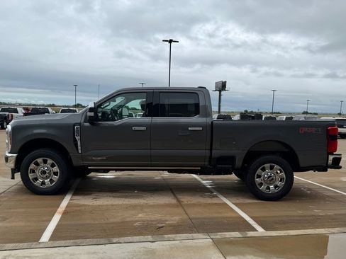 New 2026 Ford F250 Lariat w/ Black Appearance Package AWD/4WD image 3