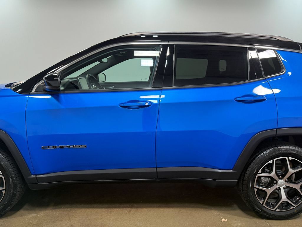 Used 2024 Jeep Compass Limited AWD/4WD image 37