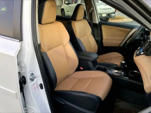Used 2016 Toyota RAV4 Limited image 8