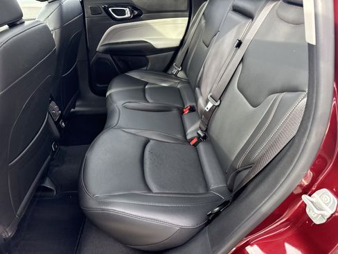 Used 2022 Jeep Compass Limited w/ Sun and Sound Group image 13