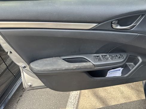 Used 2018 Honda Civic Sport image 7