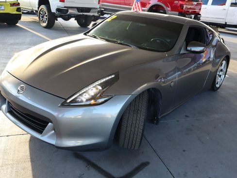 Used 2012 Nissan 370Z Coupe image 9